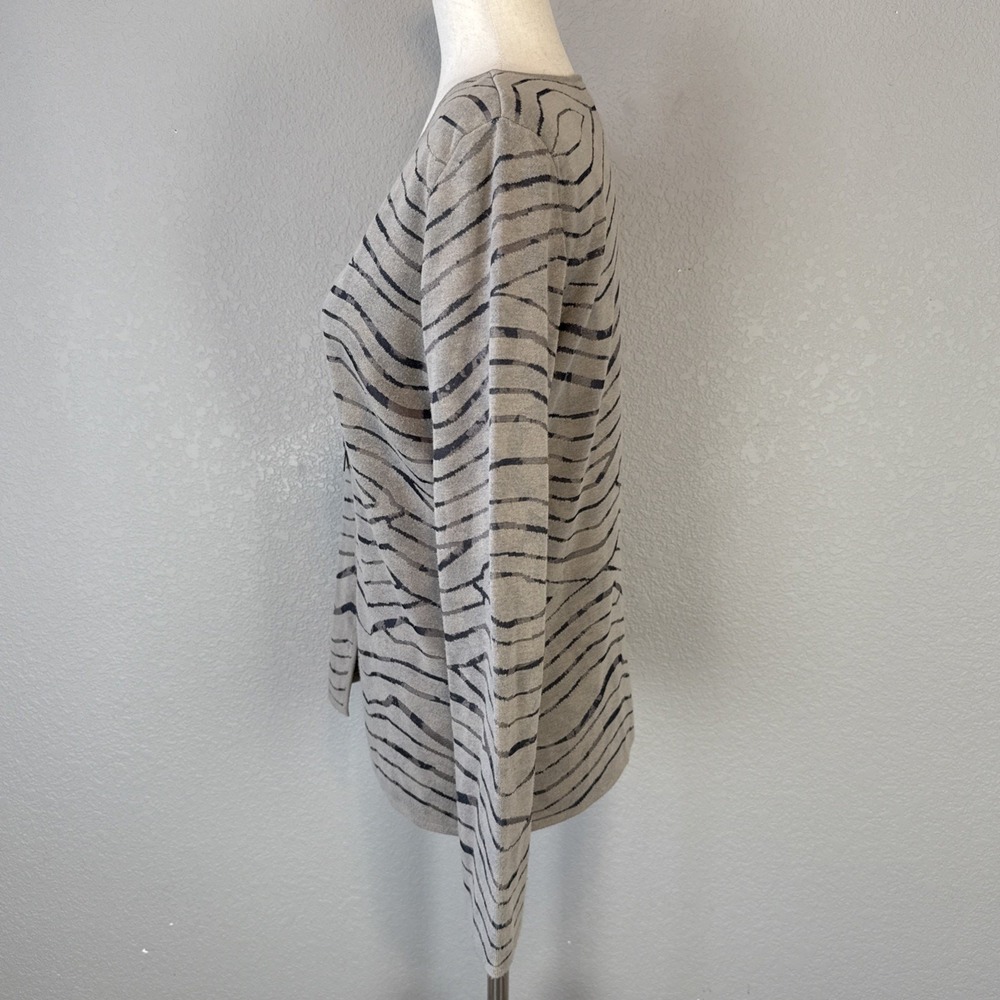 Armani Collezioni Asymmetrical Zip Cardigan Knit Jacket Size US 10 Gray Stripe - Picture 4 of 8